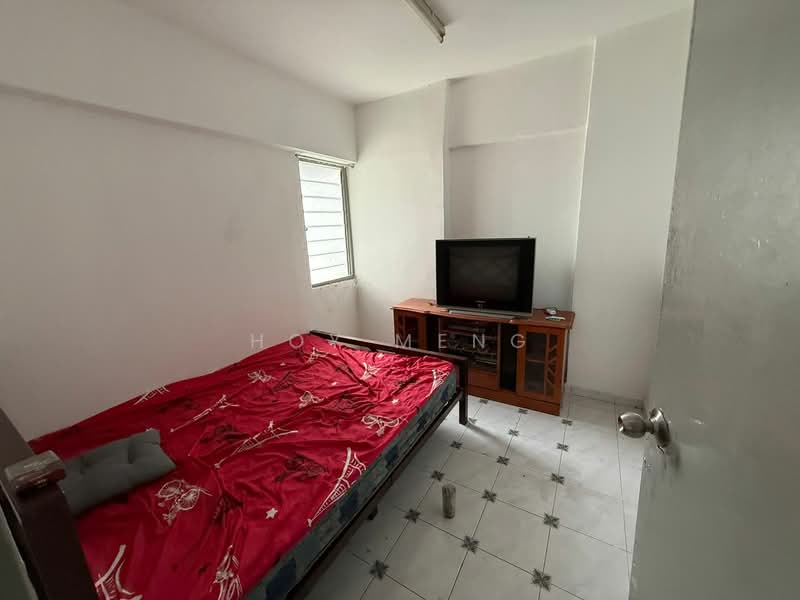 Pangsapuri untuk Dijual di Saujana Heights Apartments - Hoy Meng - Bedroom - PropertyGuru.com.my