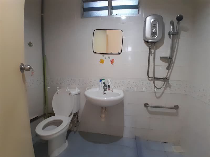 Kondominium untuk Disewa di Putra Place Condominium - Francis Chan - Bathroom - PropertyGuru.com.my