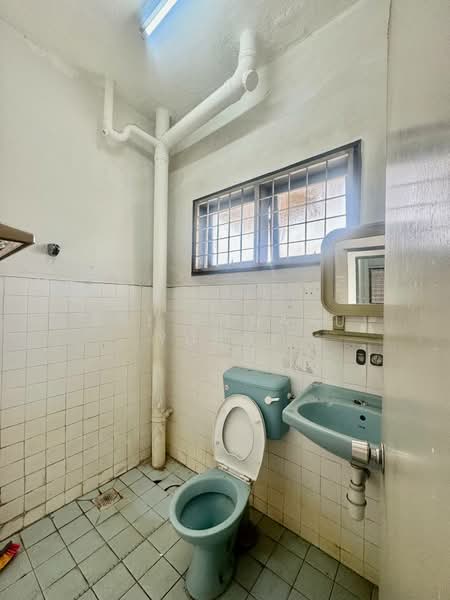 Pangsapuri untuk Dijual di The Astaria - Sri Rohayu Yusof - Bathroom - PropertyGuru.com.my