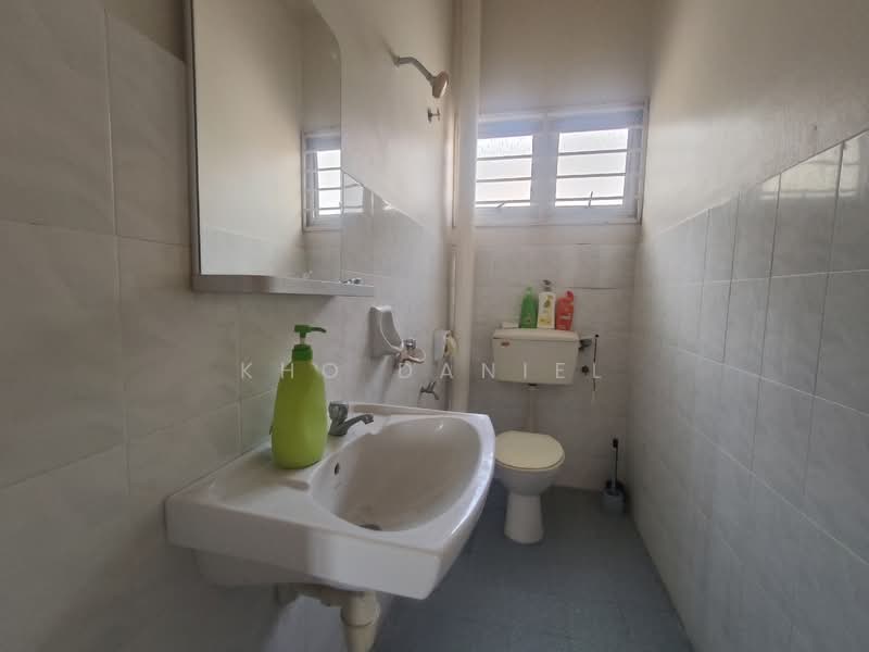 2-storey Terraced House for Sale in Taman Puncak Jalil (Seri Kembangan) - Kho Daniel - Bathroom - PropertyGuru.com.my