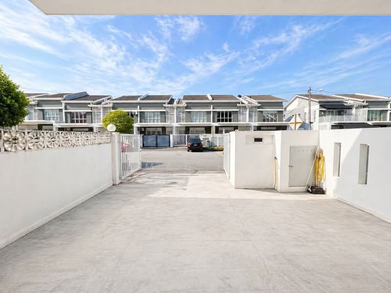 2-storey Terraced House for Sale in Bukit Rahman Putra (Sungai Buloh) - Mohamad Hanafi - Exterior - PropertyGuru.com.my