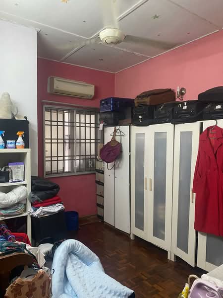 2-storey Terraced House for Sale in Bandar Bukit Tinggi (Klang) - Andrew Lim - Bedroom - PropertyGuru.com.my