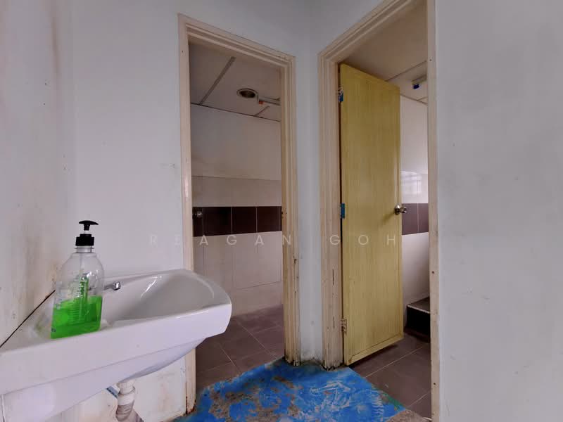 Kedai / Pejabat untuk Disewa di Setia Tropika (Johor Bahru) - Reagan Goh - Bathroom - PropertyGuru.com.my