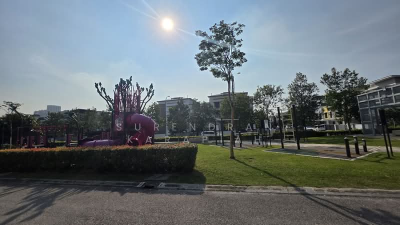 3-storey Terraced House for Sale in Setia Utama (Setia Alam) - Surendran Karapiah - Exterior - PropertyGuru.com.my