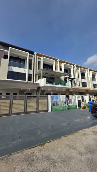 3-storey Terraced House for Sale in Setia Utama (Setia Alam) - Surendran Karapiah - Exterior - PropertyGuru.com.my