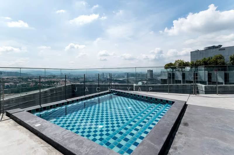Servis Apartment untuk Dijual di EkoCheras - Jack Yap - Pool - PropertyGuru.com.my
