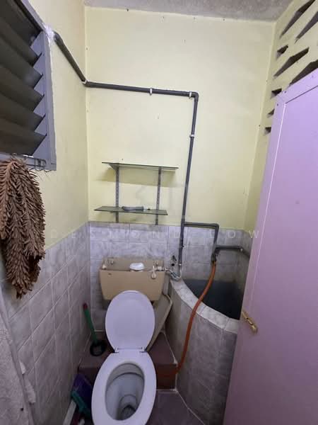 Shop for Rent in Taman Midah (Cheras) - Desmond Low - Bathroom - PropertyGuru.com.my