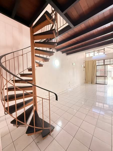 1.5-storey Terraced House for Sale in Taman Molek (Johor Bahru) - Jeremy Voon - Interior - PropertyGuru.com.my