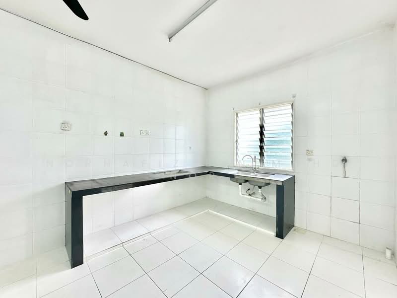 Townhouse for Sale in Taman Putra Perdana (Puchong) - Norhafiz Bin Mohd Nor - Kitchen - PropertyGuru.com.my