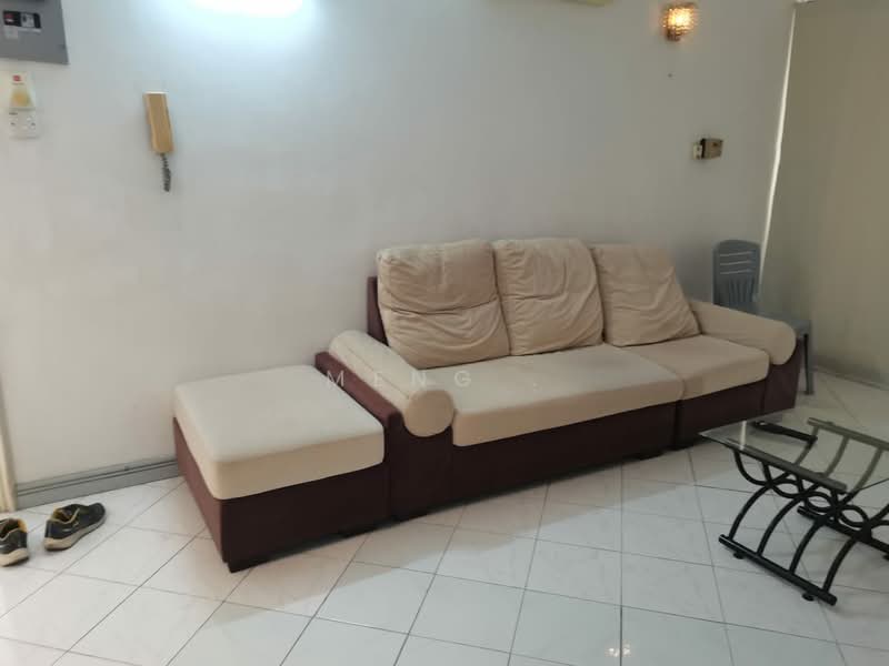 Kondominium untuk Dijual di Sri York Condominium - Meng . - Living Room - PropertyGuru.com.my