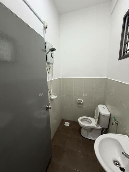 Rumah Teres 2 Tingkat untuk Dijual di Taman Scientex Senai (Senai) - Win Lim - Bathroom - PropertyGuru.com.my