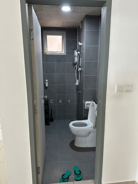 Servis Apartment untuk Dijual di V-Residensi 2 - Jacky Lai - Bathroom - PropertyGuru.com.my