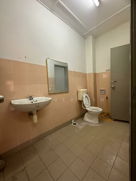 2-storey Terraced House for Sale in Bandar Mahkota Cheras (Cheras) - Denver Sin - Bathroom - PropertyGuru.com.my