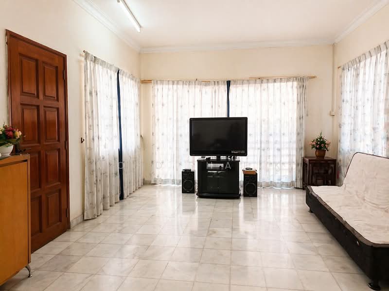 Rumah Teres 2 Tingkat untuk Dijual di Bukit Jelutong (Shah Alam) - Mohd Shafik - Living Room - PropertyGuru.com.my