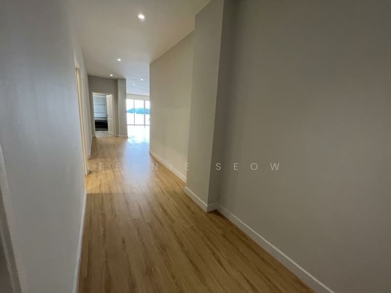 Condominium for Rent at Putra Marine Resort - Fennie Seow - Corridor - PropertyGuru.com.my