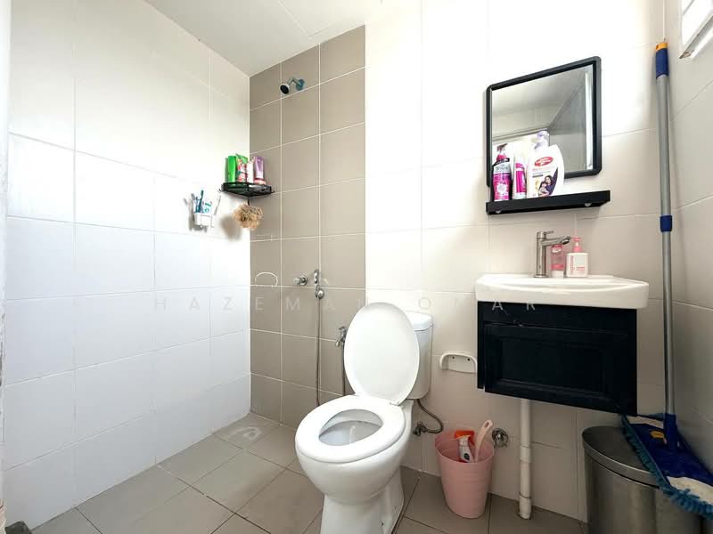 Apartment for Sale at De Cendana - Hazeman Omar - Bathroom - PropertyGuru.com.my