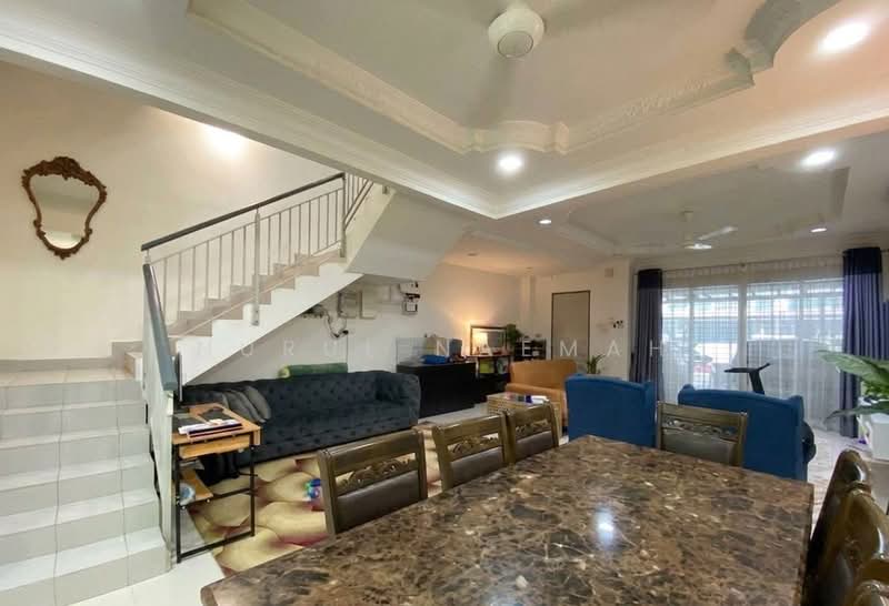 3-storey Terraced House for Sale in Kajang (Selangor) - Nurul Naemah - Living Room - PropertyGuru.com.my