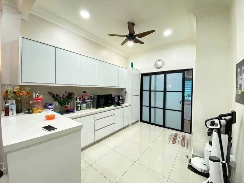 3-storey Terraced House for Sale in Kajang (Selangor) - Nurul Naemah - Kitchen - PropertyGuru.com.my
