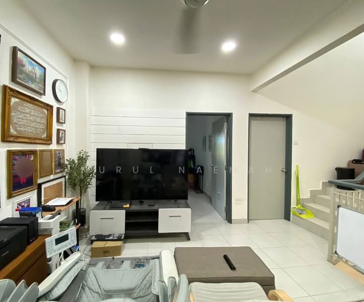 3-storey Terraced House for Sale in Kajang (Selangor) - Nurul Naemah - Living Room - PropertyGuru.com.my