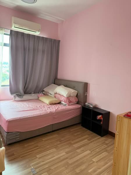Service Residence for Sale at Damai Hillpark - Swee Lian Hew - Bedroom - PropertyGuru.com.my