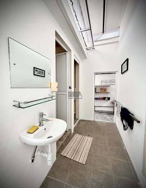 Rumah Berkembar untuk Dijual di Pulau Tikus (Penang) - KK Kwok - Bathroom - PropertyGuru.com.my