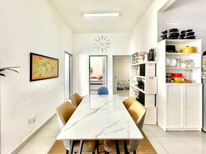 Pangsapuri untuk Dijual di Casa Dahlia - Izzat Zamros - Dining Room - PropertyGuru.com.my
