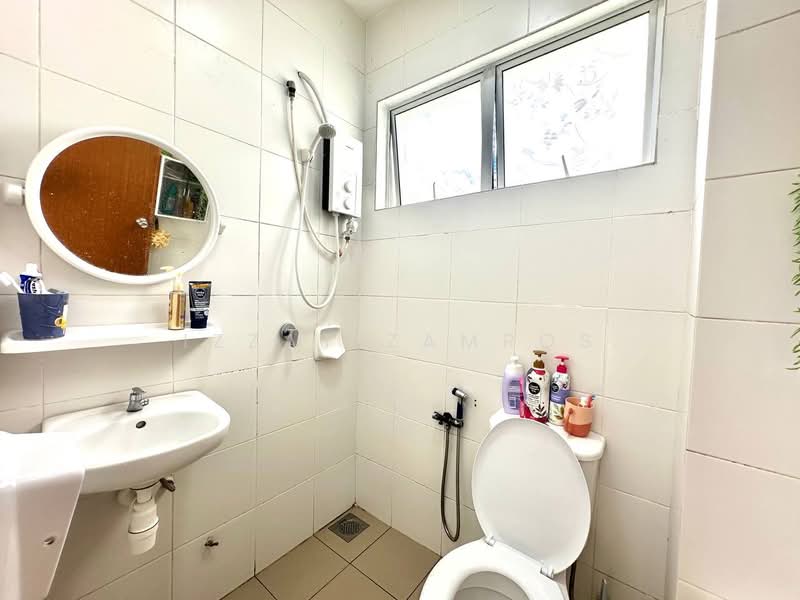 Pangsapuri untuk Dijual di Casa Dahlia - Izzat Zamros - Bathroom - PropertyGuru.com.my