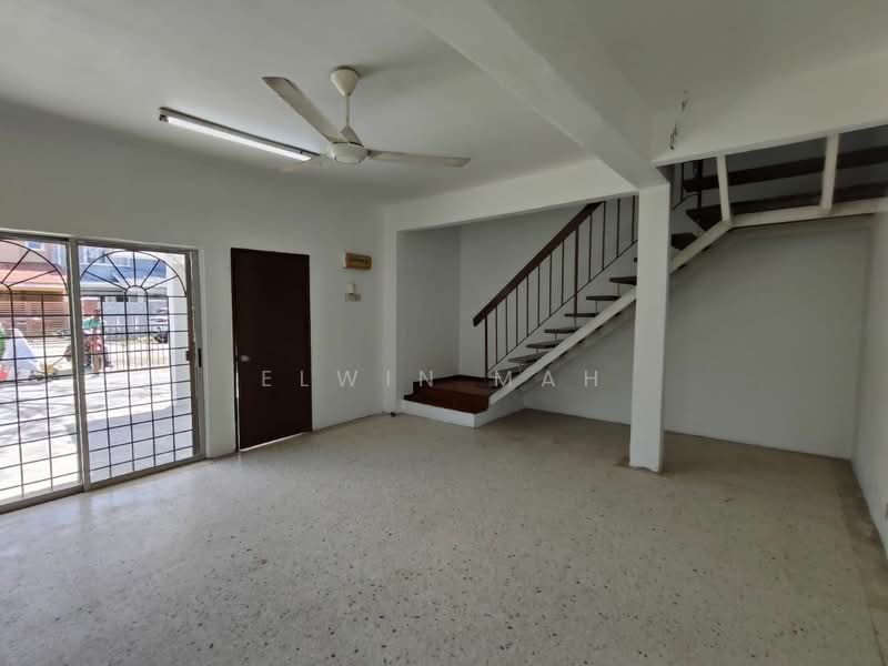 2-storey Terraced House for Sale in Bukit Sentosa (Rawang) - Elwin Mah - Living Room - PropertyGuru.com.my