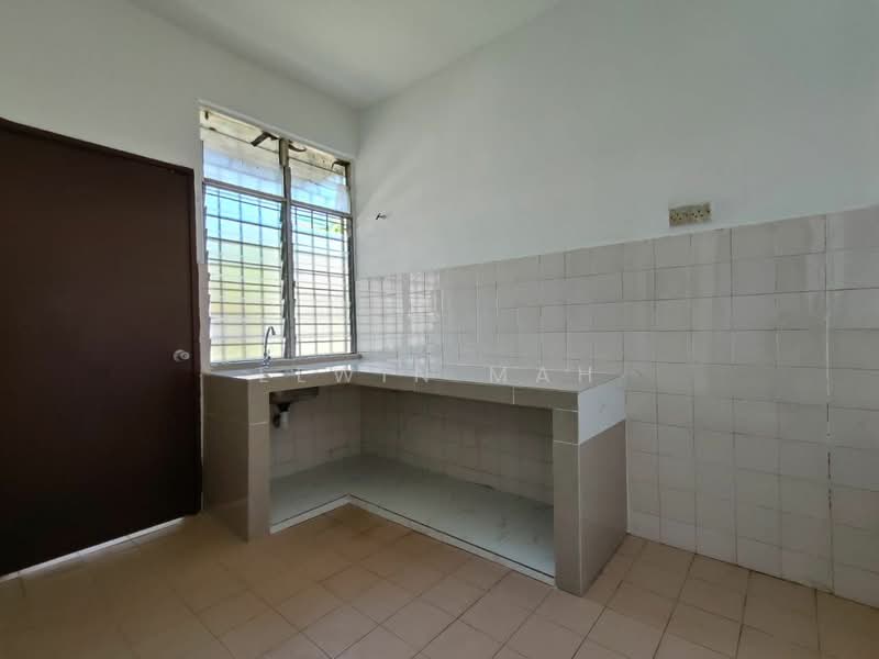 2-storey Terraced House for Sale in Bukit Sentosa (Rawang) - Elwin Mah - Kitchen - PropertyGuru.com.my