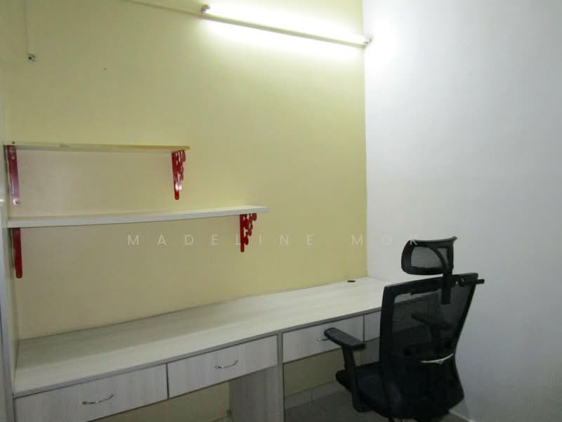 Kondominium untuk Disewa di Desa Permai - Madeline Mok - 3rd bedroom Study - PropertyGuru.com.my