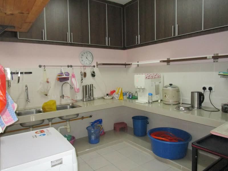Kondominium untuk Disewa di Desa Permai - Madeline Mok - Kitchen - PropertyGuru.com.my