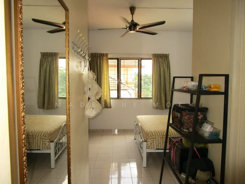 Kondominium untuk Disewa di Desa Permai - Madeline Mok - Master Bedroom - PropertyGuru.com.my