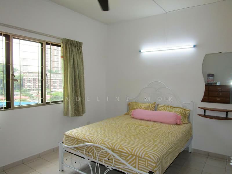 Kondominium untuk Disewa di Desa Permai - Madeline Mok - Master Bedroom - PropertyGuru.com.my