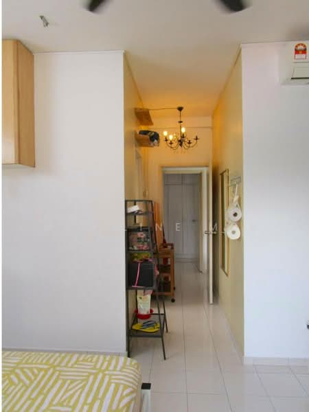 Kondominium untuk Disewa di Desa Permai - Madeline Mok - Master Bedroom Corridor - PropertyGuru.com.my