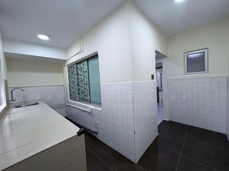2-storey Terraced House for Sale in Taman Sri Muda (Shah Alam) - Sariza Hartanah - Kitchen - PropertyGuru.com.my