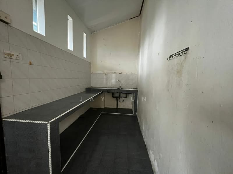 Rumah Teres 1 Tingkat untuk Dijual di Saleng (Senai) - Jay Pun - Kitchen - PropertyGuru.com.my