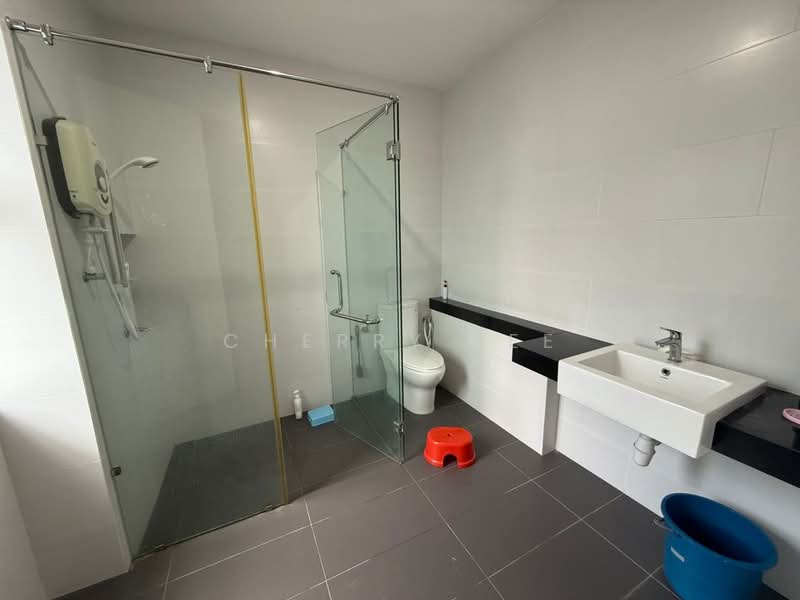 Semi-Detached House for Sale in The Northbank (Kuching) - Cherry Lee - Bathroom - PropertyGuru.com.my