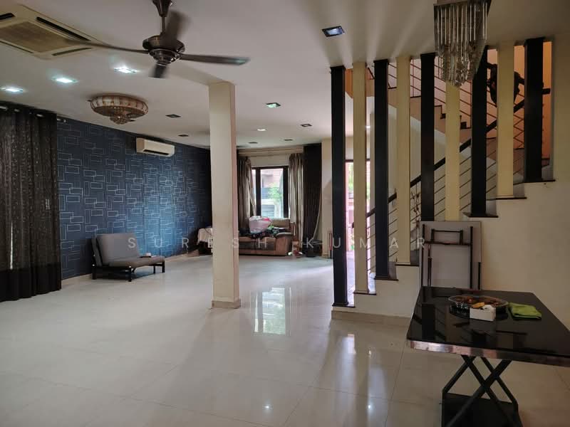 Rumah Berkembar untuk Dijual di Puchong (Selangor) - Suresh Kumar - Living Room - PropertyGuru.com.my