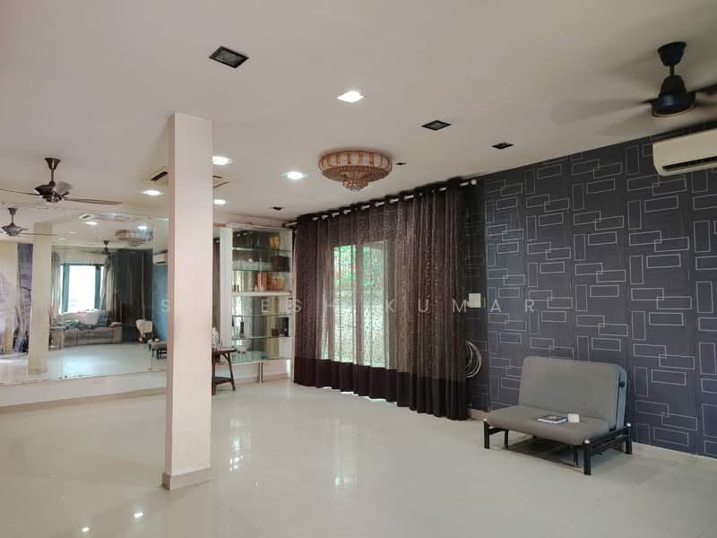 Rumah Berkembar untuk Dijual di Puchong (Selangor) - Suresh Kumar - Living Room - PropertyGuru.com.my
