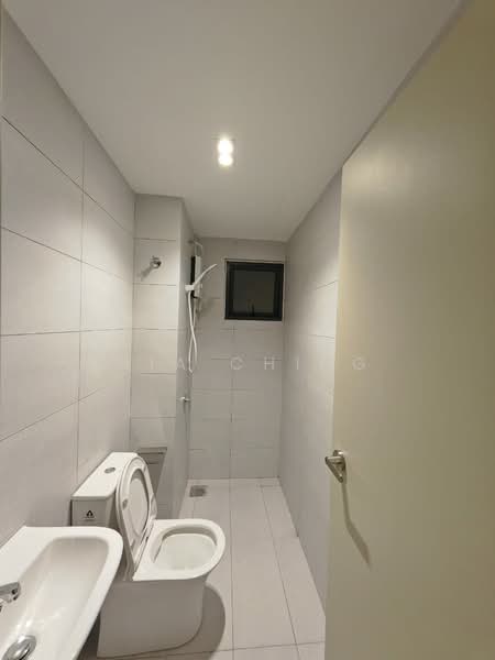 Servis Apartment untuk Disewa di Seiring Residensi - Mia Ching - Bathroom - PropertyGuru.com.my