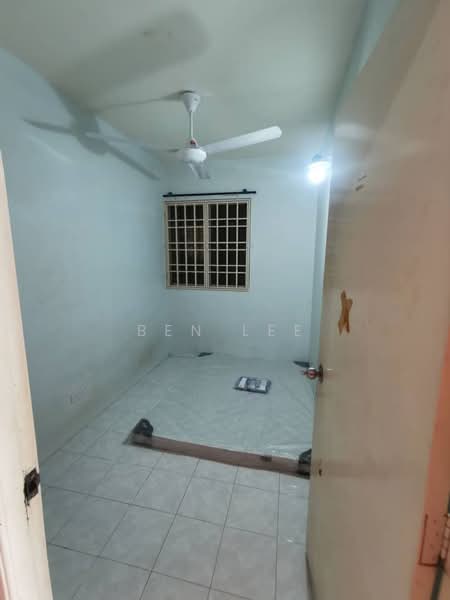 Pangsapuri untuk Dijual di Relau Vista Apartment - Ben Lee - Bedroom - PropertyGuru.com.my