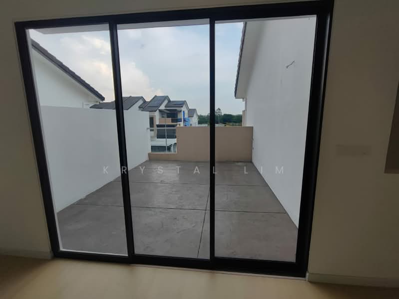 3-storey Terraced House for Rent in Dengkil (Selangor) - Krystal Lim - Balcony - PropertyGuru.com.my