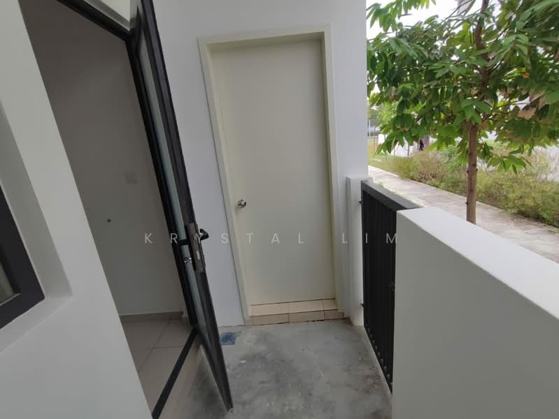 3-storey Terraced House for Rent in Dengkil (Selangor) - Krystal Lim - Balcony - PropertyGuru.com.my