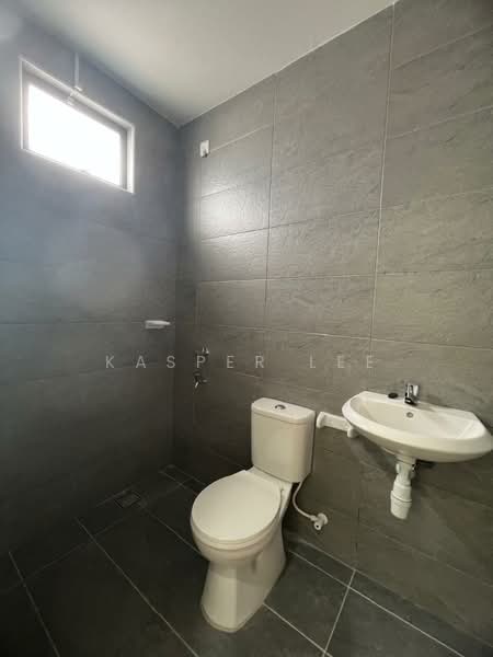 2-storey Terraced House for Rent in Taman Bestari Indah (Ulu Tiram) - Kasper Lee - Bathroom - PropertyGuru.com.my