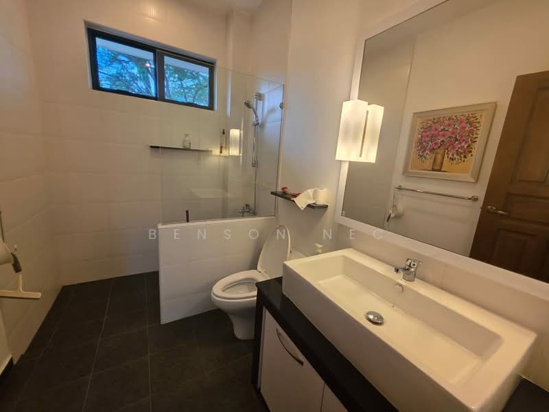 Rumah Banglo untuk Dijual di Leisure Farm (Gelang Patah) - Benson NEC - Bathroom - PropertyGuru.com.my