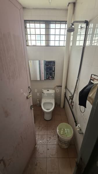 Kedai untuk Dijual di Klang (Selangor) - Surendran Karapiah - Bathroom - PropertyGuru.com.my