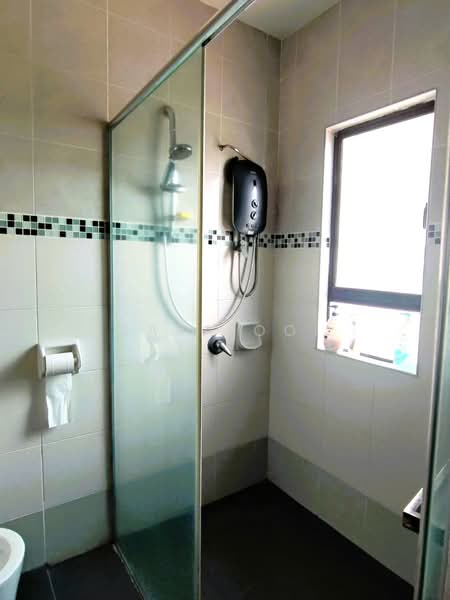 Semi-Detached House for Rent in Klang (Selangor) - Sara Ooi - Bathroom - PropertyGuru.com.my