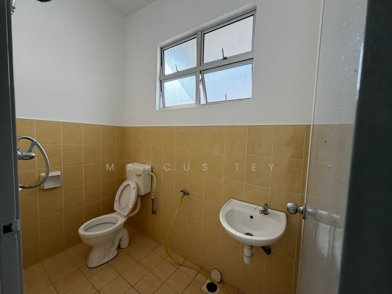 2-storey Terraced House for Sale in Bandar Jaya Putra (Johor Bahru) - Marcus Tey - Bathroom - PropertyGuru.com.my