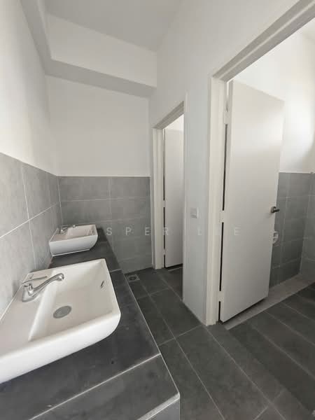 Shop / Office for Sale in Taman Kota Masai (Pasir Gudang) - Kasper Lee - Bathroom - PropertyGuru.com.my