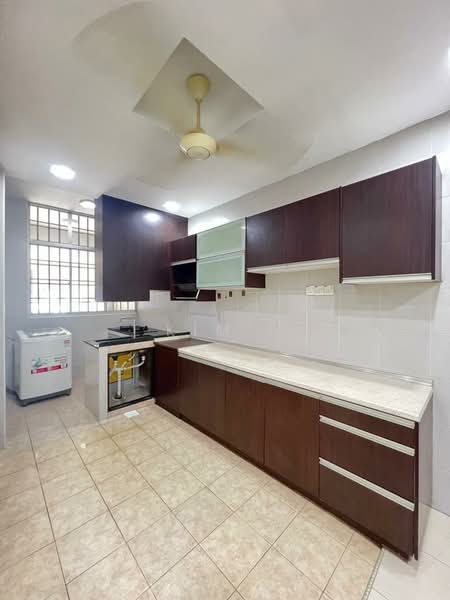 Kondominium untuk Dijual di Nusavilla - Kim . - Kitchen - PropertyGuru.com.my